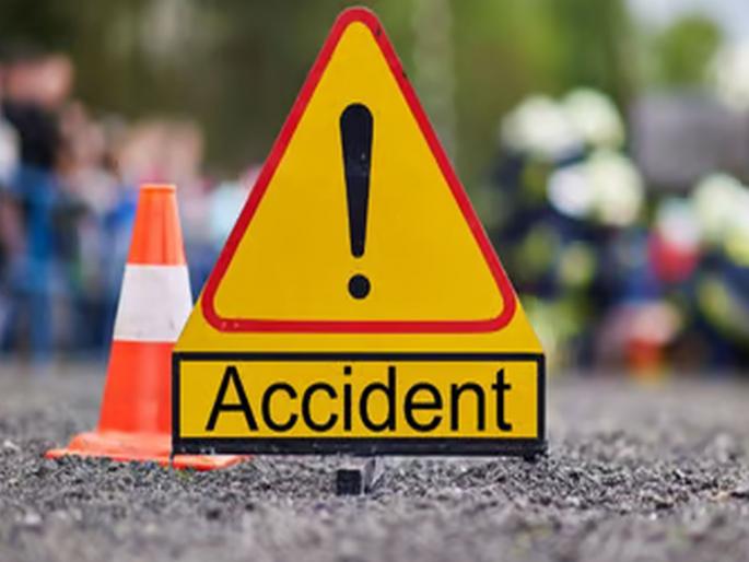 Mumbai Ghatkopar Accident News: Repeated Kurla accident in Ghatkopar, tempo crushes four to five people, woman dies | घाटकोपरमध्ये कुर्ल्याची पुनरावृत्ती, टेम्पोने चार ते पाच जणांना चिरडले, महिलेचा मृत्यू  Mumbai Ghatkopar Accident News: Repeated Kurla accident in Ghatkopar, tempo crushes four to five people, woman dies | घाटकोपरमध्ये कुर्ल्याची पुनरावृत्ती, टेम्पोने चार ते पाच जणांना चिरडले, महिलेचा मृत्यू