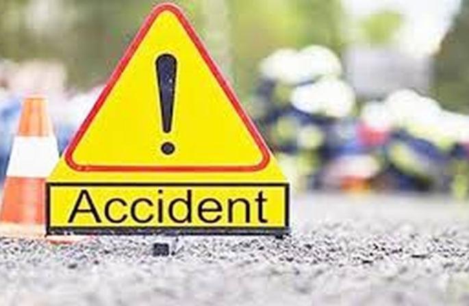 Dumper-bike accident near Mandrup; Two were killed on the spot and one was injured | मंद्रुपजवळ डंपर-दुचाकीचा अपघात; दोघे जण जागीच ठार, एक जण जखमी Dumper-bike accident near Mandrup; Two were killed on the spot and one was injured | मंद्रुपजवळ डंपर-दुचाकीचा अपघात; दोघे जण जागीच ठार, एक जण जखमी