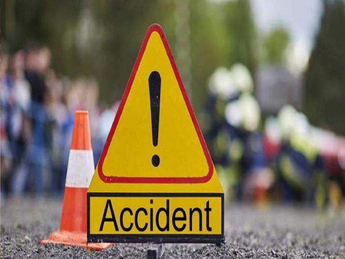 Truck driver loses control in Khandala satara hits three vehicles three injured | Satara: खंडाळ्यात थरार; दोन ट्रक पलटी, नियंत्रण सुटल्याने तीन वाहनांना ठोकले, तिघे जखमी Truck driver loses control in Khandala satara hits three vehicles three injured | Satara: खंडाळ्यात थरार; दोन ट्रक पलटी, नियंत्रण सुटल्याने तीन वाहनांना ठोकले, तिघे जखमी