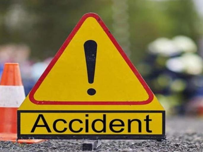 Father dies after being hit by speeding car in Kashil Satara while crossing Pune-Bangalore National Highway | Satara Accident News: महामार्ग ओलांडताना कारची बापलेकाला धडक; वडिलांचा मृत्यू Father dies after being hit by speeding car in Kashil Satara while crossing Pune-Bangalore National Highway | Satara Accident News: महामार्ग ओलांडताना कारची बापलेकाला धडक; वडिलांचा मृत्यू