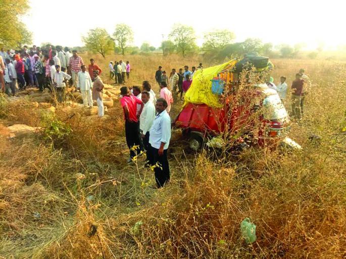 Accident of Warkar's stove: And the warrior of Umra Kapase village has returned! | वारकर्यांच्या दिंडीला अपघात : अन् उमरा कापसे गावातील वारकरी माघारी परतले! Accident of Warkar's stove: And the warrior of Umra Kapase village has returned! | वारकर्यांच्या दिंडीला अपघात : अन् उमरा कापसे गावातील वारकरी माघारी परतले!