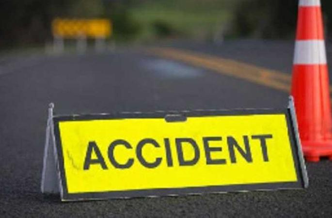 One killed; A serious in an accident | रानडुकराची दुचाकीला धडक; एक जण ठार; एक गंभीर One killed; A serious in an accident | रानडुकराची दुचाकीला धडक; एक जण ठार; एक गंभीर