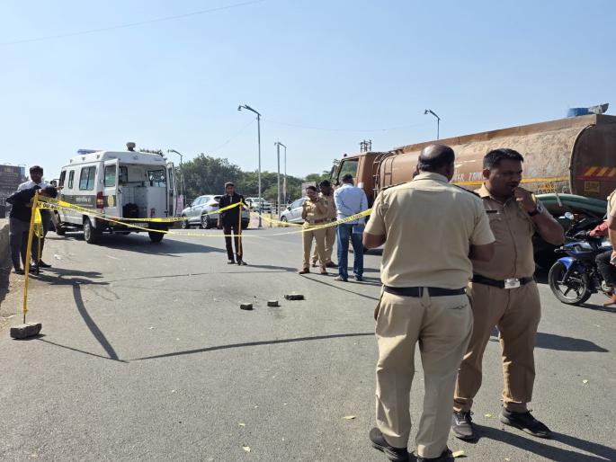 School bus hits pedestrian on Sinhagad Road; dies on the spot, driver flees from the scene | सिंहगड रस्त्यावर स्कूल बसची पादचाऱ्याला धडक; जागीच मृत्यू, घटनास्थळावरून चालक पसार School bus hits pedestrian on Sinhagad Road; dies on the spot, driver flees from the scene | सिंहगड रस्त्यावर स्कूल बसची पादचाऱ्याला धडक; जागीच मृत्यू, घटनास्थळावरून चालक पसार