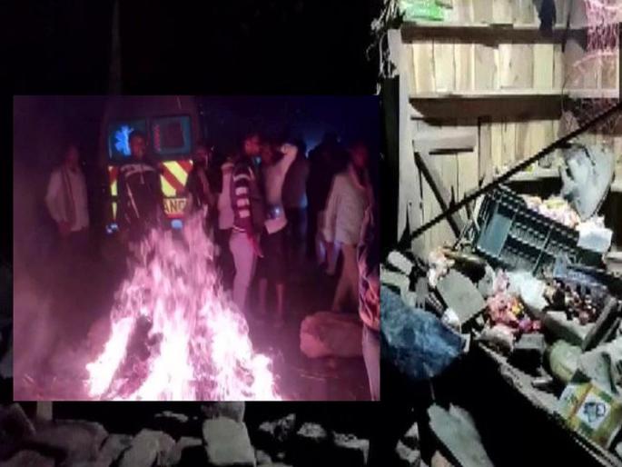 Accident: A speeding car rammed into the 13th program, 18 people who were eating were injured | Accident: तेराव्याचा कार्यक्रम सुरू असताना घुसली भरधाव कार, भोजन करत असलेले १८ जण जखमी Accident: A speeding car rammed into the 13th program, 18 people who were eating were injured | Accident: तेराव्याचा कार्यक्रम सुरू असताना घुसली भरधाव कार, भोजन करत असलेले १८ जण जखमी