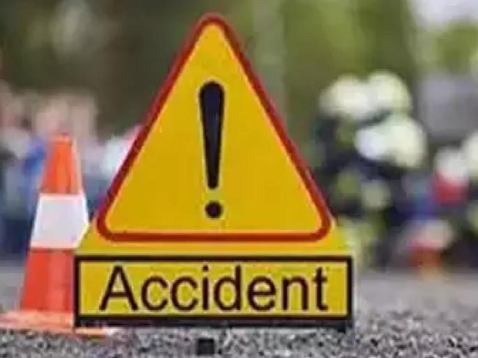 A young woman was killed in an accident when a car hit a ditch near Padegaon on the Alandi Pandharpur road satara | Satara: खड्ड्यात दुचाकी आदळून तरुणी ठार, दोघे जखमी; बहिणींना शाळेला सोडायला जाताना झाला अपघात A young woman was killed in an accident when a car hit a ditch near Padegaon on the Alandi Pandharpur road satara | Satara: खड्ड्यात दुचाकी आदळून तरुणी ठार, दोघे जखमी; बहिणींना शाळेला सोडायला जाताना झाला अपघात