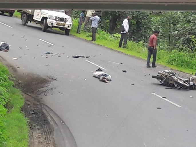 Accident on Akola-Washim highway; two seriously injured | अकोला-वाशिम महामार्गवार अज्ञात वाहनाची दुचाकीला धडक, दोन गंभीर Accident on Akola-Washim highway; two seriously injured | अकोला-वाशिम महामार्गवार अज्ञात वाहनाची दुचाकीला धडक, दोन गंभीर