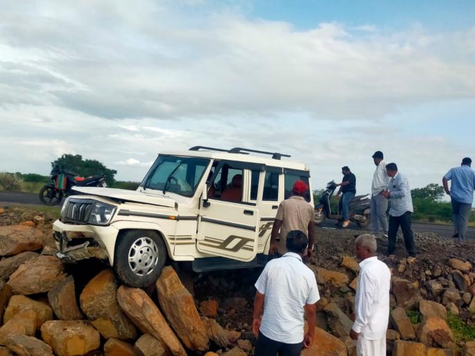 pune news bolero jeep accident on Nira-Morgaon road; Seven-year-old grandson dies; grandfather seriously injured | नीरा-मोरगाव मार्गावर बोलेरो जीपला अपघात;सात वर्षीय नातवाचा मृत्यू; आजोबा गंभीर जखमी pune news bolero jeep accident on Nira-Morgaon road; Seven-year-old grandson dies; grandfather seriously injured | नीरा-मोरगाव मार्गावर बोलेरो जीपला अपघात;सात वर्षीय नातवाचा मृत्यू; आजोबा गंभीर जखमी