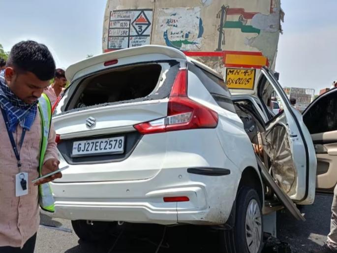 accident near nadiad on ahmedabad vadodara expressway 10 dead as car hits trawler from back | अहमदाबाद-वडोदरा एक्स्प्रेस वेवर भीषण अपघात; कारमधील 10 जणांचा मृत्यू accident near nadiad on ahmedabad vadodara expressway 10 dead as car hits trawler from back | अहमदाबाद-वडोदरा एक्स्प्रेस वेवर भीषण अपघात; कारमधील 10 जणांचा मृत्यू