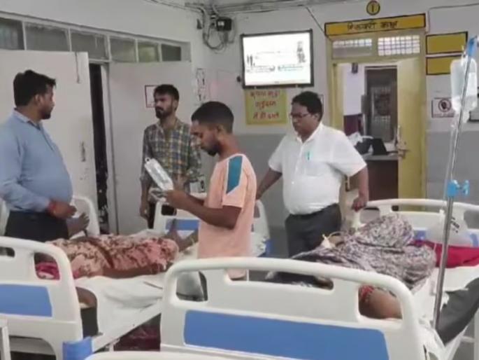 firozabad accident agra lucknow expressway more than 30 peopl injured | भीषण अपघात! आग्रा-लखनौ एक्स्प्रेस वेवर भाविकांनी भरलेली बस उलटली, 30 जण जखमी firozabad accident agra lucknow expressway more than 30 peopl injured | भीषण अपघात! आग्रा-लखनौ एक्स्प्रेस वेवर भाविकांनी भरलेली बस उलटली, 30 जण जखमी