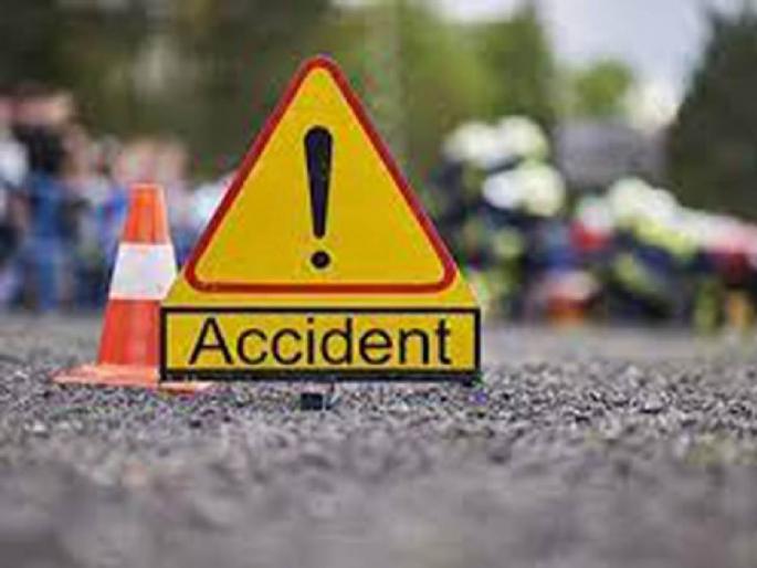 A two-wheeler rider died after hitting a standing bus | उभ्या बसवर धडकल्याने दुचाकी स्वाराचा मृत्यू A two-wheeler rider died after hitting a standing bus | उभ्या बसवर धडकल्याने दुचाकी स्वाराचा मृत्यू