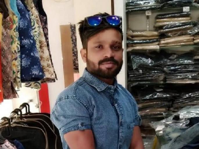 Asked for a lift and met with an accident | लिफ्ट मागितली अन् घात झाला, अपघातात दुचाकीवरील तरुणाचा मृत्यूयवतमाळ जिल्ह्यातील घटना Asked for a lift and met with an accident | लिफ्ट मागितली अन् घात झाला, अपघातात दुचाकीवरील तरुणाचा मृत्यूयवतमाळ जिल्ह्यातील घटना