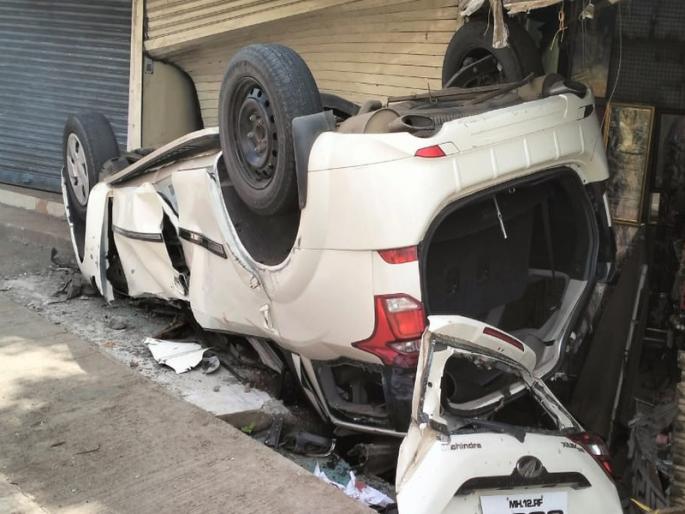 Accident involving students of Pune's MIT College at Narayanpur; Two killed, five seriously injured | नारायणपूरला पुण्याच्या MIT कॉलेजच्या विद्यार्थ्यांचा भीषण अपघात; दोन ठार, पाच गंभीर जखमी Accident involving students of Pune's MIT College at Narayanpur; Two killed, five seriously injured | नारायणपूरला पुण्याच्या MIT कॉलेजच्या विद्यार्थ्यांचा भीषण अपघात; दोन ठार, पाच गंभीर जखमी