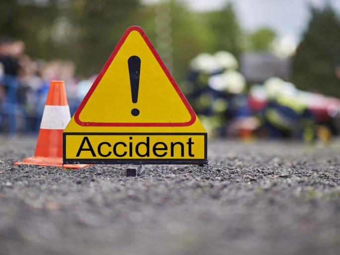 Woman killed in car collision: Two injured | मोटारकारच्या धडकेत महिलेचा मृत्यू: दोन जखमी Woman killed in car collision: Two injured | मोटारकारच्या धडकेत महिलेचा मृत्यू: दोन जखमी