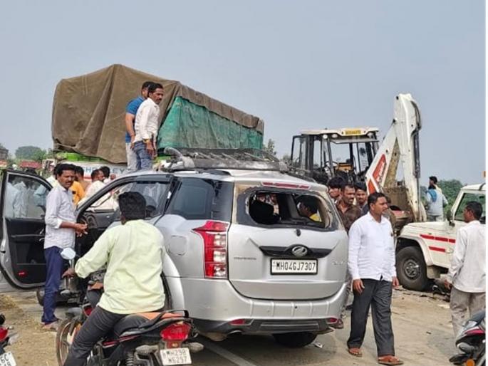 Nanded: Tragedy Strikes Family on Way to 'Bride Viewing': Groom-to-be and Sister Killed Instantly | Nanded: 'मुलगी पाहायला' जाताना कुटुंबावर काळाचा घाला; भावी नवरदेव-बहीण जागीच ठार Nanded: Tragedy Strikes Family on Way to 'Bride Viewing': Groom-to-be and Sister Killed Instantly | Nanded: 'मुलगी पाहायला' जाताना कुटुंबावर काळाचा घाला; भावी नवरदेव-बहीण जागीच ठार