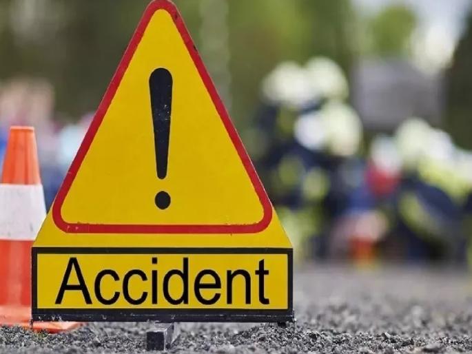 Youth seriously injured in a collision with a speeding car in sangli | Sangli: रस्त्याकडेला उभे होते, भरधाव मोटारीने फरफटत नेले; युवक गंभीर जखमी