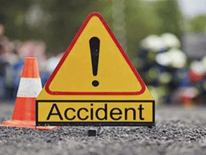 The woman who was going to her father's funeral was embraced by death | वडिलांच्या अंत्यसंस्काराला जाणाऱ्या महिलेला मृत्यूने कवटाळले The woman who was going to her father's funeral was embraced by death | वडिलांच्या अंत्यसंस्काराला जाणाऱ्या महिलेला मृत्यूने कवटाळले