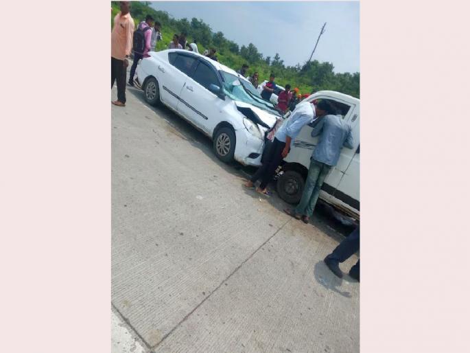 Six students injured as A speeding car hits a school van on Arni Road Yavatmal | आर्णी मार्गावर भरधाव कार स्कूल व्हॅनला धडकली; सहा विद्यार्थी जखमी