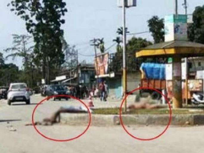 Mob storms police station and drags rape accused | बलात्का-यांना पोलीस स्टेशनमधून फरफटत आणून जिवंत जाळलं, पाच वर्षाच्या चिमुरडीवर केला होता बलात्कार Mob storms police station and drags rape accused | बलात्का-यांना पोलीस स्टेशनमधून फरफटत आणून जिवंत जाळलं, पाच वर्षाच्या चिमुरडीवर केला होता बलात्कार