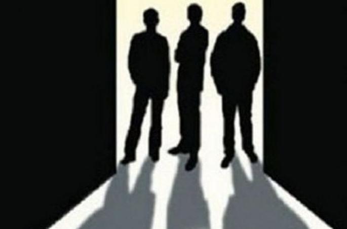 Cheating of Unemployed youths; Three accused still absconding | बेरोजगारांची फसवणूक ; तीन आरोपी अद्याप फरार