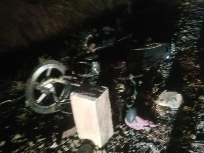 Accident on Pabal Shikrapur Road; The youth died on the spot along with mother son | पाबळ शिक्रापूर रोडवर भीषण अपघात; माय लेकांसह युवकाचा जागीच मृत्यू Accident on Pabal Shikrapur Road; The youth died on the spot along with mother son | पाबळ शिक्रापूर रोडवर भीषण अपघात; माय लेकांसह युवकाचा जागीच मृत्यू