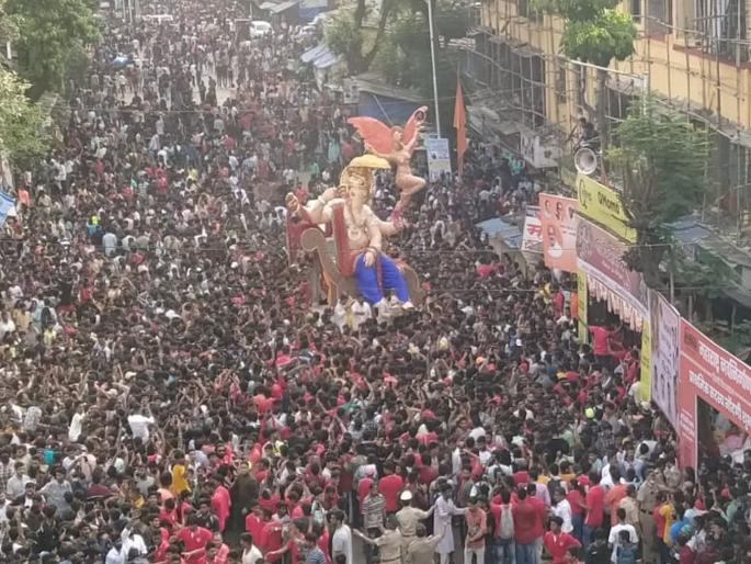 Crowd of Ganesha devotees in Chinchpokali; The arrival of 'Chintamani' was celebrated | चिंचपोकळीत गणेशभक्तांची अलोट गर्दी; 'चिंतामणी'चा आगमन सोहळा जल्लोषात Crowd of Ganesha devotees in Chinchpokali; The arrival of 'Chintamani' was celebrated | चिंचपोकळीत गणेशभक्तांची अलोट गर्दी; 'चिंतामणी'चा आगमन सोहळा जल्लोषात