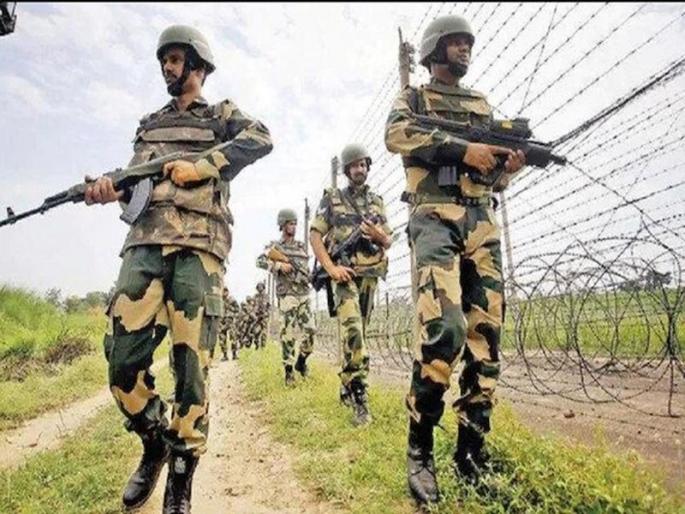 BSF nabs Pakistani national entering Indian territory; He was taken into custody by the Punjab Police | भारतीय हद्दीत घुसणाऱ्या पाकिस्तानी नागरिकाला BSFने पकडले; पंजाब पोलिसांनी घेतले ताब्यात BSF nabs Pakistani national entering Indian territory; He was taken into custody by the Punjab Police | भारतीय हद्दीत घुसणाऱ्या पाकिस्तानी नागरिकाला BSFने पकडले; पंजाब पोलिसांनी घेतले ताब्यात