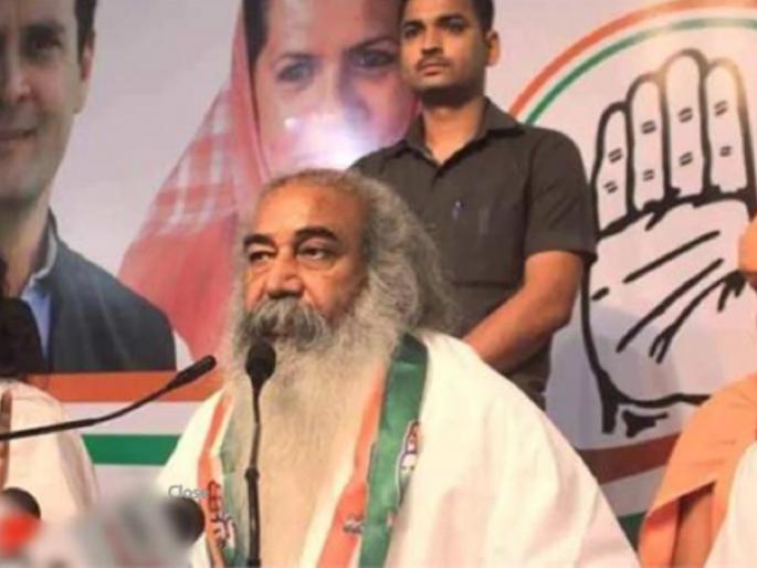 acharya pramod krishanam says congress leader priyanka gandhi is the incarnation she is avatar of maa durga | प्रियंका गांधी दुर्गेचा अवतार, त्यांच्या हातूनच भाजपचा वध होणार : आचार्य प्रमोद कृष्णम