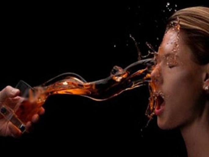 Acid Attack on two girls berely | उत्तर प्रदेशमध्ये दोन अल्पवयीन मुलींवर अॅसिड हल्ला; प्रकृती गंभीर, रूग्णालयात दाखल Acid Attack on two girls berely | उत्तर प्रदेशमध्ये दोन अल्पवयीन मुलींवर अॅसिड हल्ला; प्रकृती गंभीर, रूग्णालयात दाखल