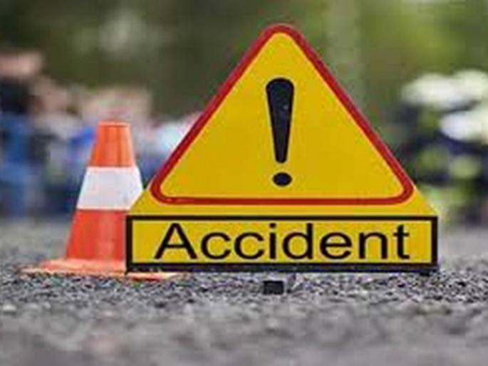 Car bike accident; youth killed in Akola | कारची दुचाकीला धडक; युवक ठार