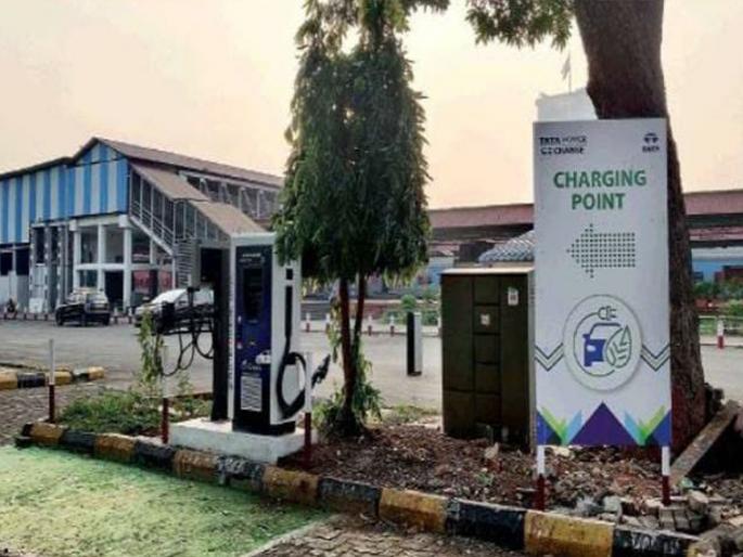 Good news! Electric vehicle charging facility at nine stations of Central Railway | खुशखबर! मध्य रेल्वेच्या 'या' नऊ स्थानकांवर इलेक्ट्रिक वाहन चार्जिंगची सुविधा Good news! Electric vehicle charging facility at nine stations of Central Railway | खुशखबर! मध्य रेल्वेच्या 'या' नऊ स्थानकांवर इलेक्ट्रिक वाहन चार्जिंगची सुविधा