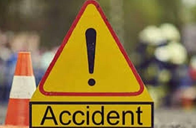 One killed in truck-bike accident | ट्रक-दुचाकी अपघातात एक ठार