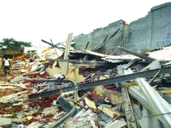 Hatha from Ulhasnagar again, letter sent by the Commissioner for Police protection, Ragh from the leaders | उल्हासनगरात आजपासून पुन्हा हातोडा, पोलीस संरक्षणासाठी आयुक्तांनी पाठवले पत्र, नेत्यांकडे रीघ Hatha from Ulhasnagar again, letter sent by the Commissioner for Police protection, Ragh from the leaders | उल्हासनगरात आजपासून पुन्हा हातोडा, पोलीस संरक्षणासाठी आयुक्तांनी पाठवले पत्र, नेत्यांकडे रीघ