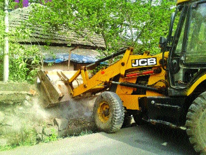 Farewell to Jail road from base wadi | आधारवाडी ते जेल रस्त्याचा मार्ग मोकळा