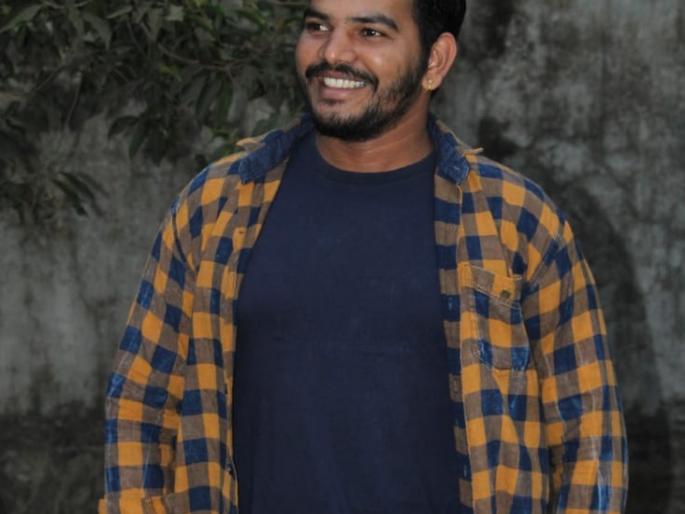 The movie made in hotel work | हॉटेलमध्ये काम करुन बनविला चित्रपट; वाचा लोहारा येथील युवकाच्या 'स्ट्रगल'ची कहाणी The movie made in hotel work | हॉटेलमध्ये काम करुन बनविला चित्रपट; वाचा लोहारा येथील युवकाच्या 'स्ट्रगल'ची कहाणी