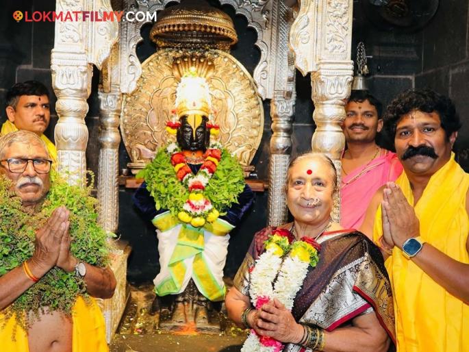 actor pravin tarde with his parents at viththal Mahapuja performed in pandharpur | पन्नास वर्षे पायी वारी करणाऱ्या आई-वडिलांच्या हस्ते पांडुरंगाची महापूजा, प्रवीण तरडेंचं होतंय कौतुक actor pravin tarde with his parents at viththal Mahapuja performed in pandharpur | पन्नास वर्षे पायी वारी करणाऱ्या आई-वडिलांच्या हस्ते पांडुरंगाची महापूजा, प्रवीण तरडेंचं होतंय कौतुक