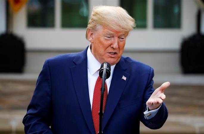 Donald Trump can suspend H-1B visa! | डोनाल्ड ट्रम्प निलंबित करू शकतात एच-१ बी व्हिसा! Donald Trump can suspend H-1B visa! | डोनाल्ड ट्रम्प निलंबित करू शकतात एच-१ बी व्हिसा!