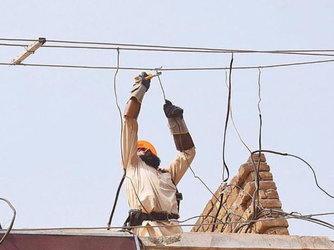 action on power thieves, cases filed by Torrent Power; Charges are received only from consumers who have been cut off | वीजचोरांना झटका, टोरंट पॉवरने दाखल केले गुन्हे; वीज ताेडलेल्या ग्राहकांकडूनच हाेतेय चाेरी action on power thieves, cases filed by Torrent Power; Charges are received only from consumers who have been cut off | वीजचोरांना झटका, टोरंट पॉवरने दाखल केले गुन्हे; वीज ताेडलेल्या ग्राहकांकडूनच हाेतेय चाेरी