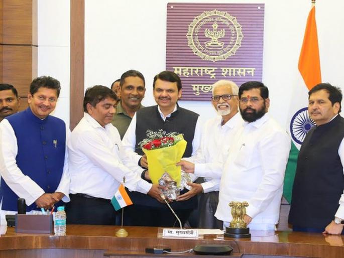 widened the distance between the two pillars of the Coastal Road; The Koli brothers thanked the Chief Minister | कोस्टल रोडच्या दोन खांबांतील अंतर वाढवले; कोळी बांधवांनी मानले मुख्यमंत्र्यांचे आभार widened the distance between the two pillars of the Coastal Road; The Koli brothers thanked the Chief Minister | कोस्टल रोडच्या दोन खांबांतील अंतर वाढवले; कोळी बांधवांनी मानले मुख्यमंत्र्यांचे आभार