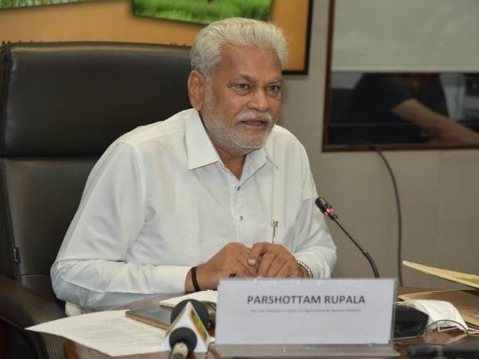 Union Fisheries Minister to arrive at Vesavae Port for Sagar Parikrama seminar | सागर परिक्रमा चर्चासत्रासाठी केंद्रीय मत्स्यव्यवसाय मंत्री वेसावे बंदरावर येणार Union Fisheries Minister to arrive at Vesavae Port for Sagar Parikrama seminar | सागर परिक्रमा चर्चासत्रासाठी केंद्रीय मत्स्यव्यवसाय मंत्री वेसावे बंदरावर येणार