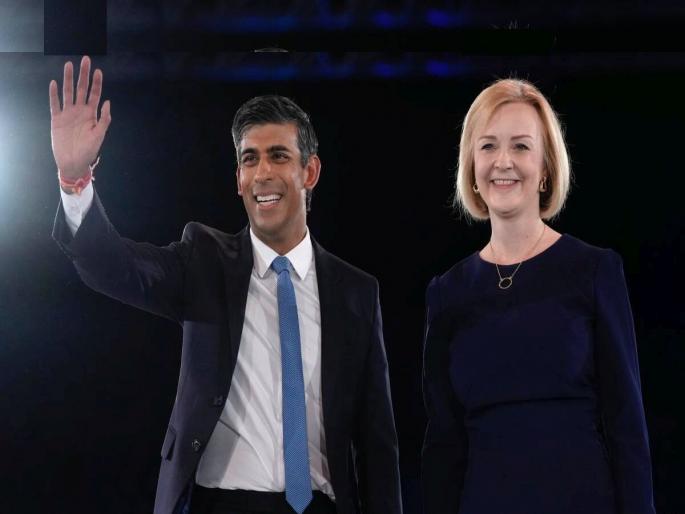 Political upheaval in Britain but where is Rishi Sunak? Missing for 15 days, the tweet is also from half a month ago | ब्रिटनमध्ये राजकीय उलथापालथ पण ऋषी सुनक कुठेयत? 15 दिवसांपासून गायब, ट्विटही सव्वा महिन्यापूर्वीचे Political upheaval in Britain but where is Rishi Sunak? Missing for 15 days, the tweet is also from half a month ago | ब्रिटनमध्ये राजकीय उलथापालथ पण ऋषी सुनक कुठेयत? 15 दिवसांपासून गायब, ट्विटही सव्वा महिन्यापूर्वीचे