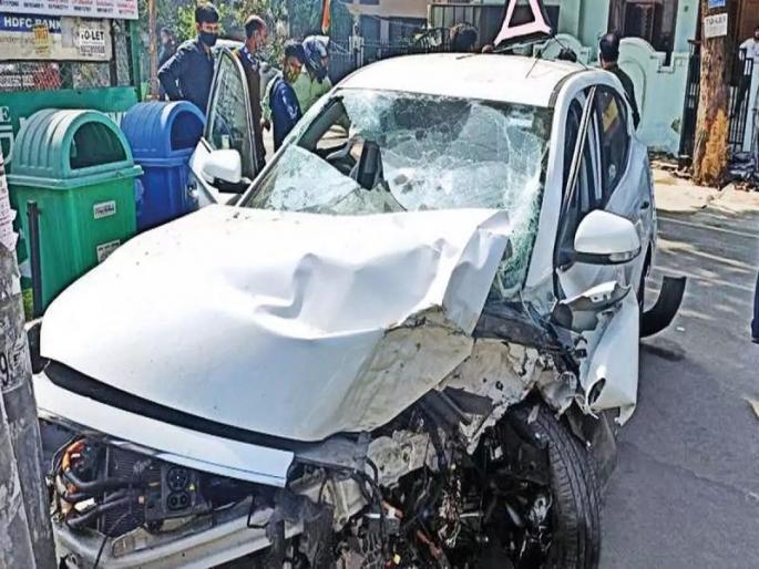 Engineer died on the spot in a horrific accident in Noida, a water bottle became the cause of death | भीषण अपघातात इंजिनिअरचा जागीच मृत्यू, पाण्याची बाटली बनली मृत्यूचे कारण Engineer died on the spot in a horrific accident in Noida, a water bottle became the cause of death | भीषण अपघातात इंजिनिअरचा जागीच मृत्यू, पाण्याची बाटली बनली मृत्यूचे कारण