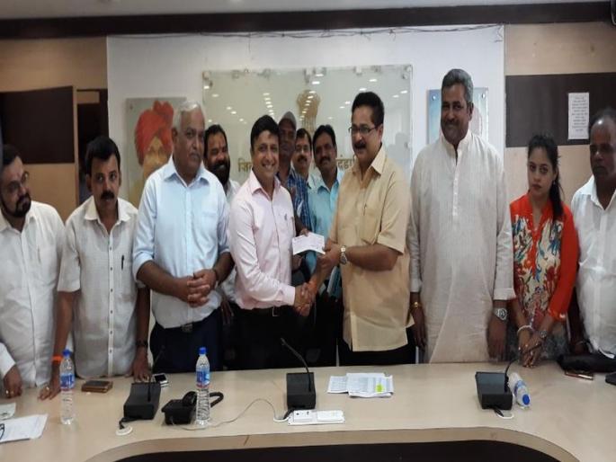 One crore rupees from Shri Siddhivinayak Nyas in Mumbai for Jalakit Shivar campaign in Raigad district | रायगड जिल्ह्यातील जलयुक्त शिवार अभियानासाठी मुंबईतील श्री सिद्धिविनायक न्यासाकडून एक कोटी रुपये One crore rupees from Shri Siddhivinayak Nyas in Mumbai for Jalakit Shivar campaign in Raigad district | रायगड जिल्ह्यातील जलयुक्त शिवार अभियानासाठी मुंबईतील श्री सिद्धिविनायक न्यासाकडून एक कोटी रुपये