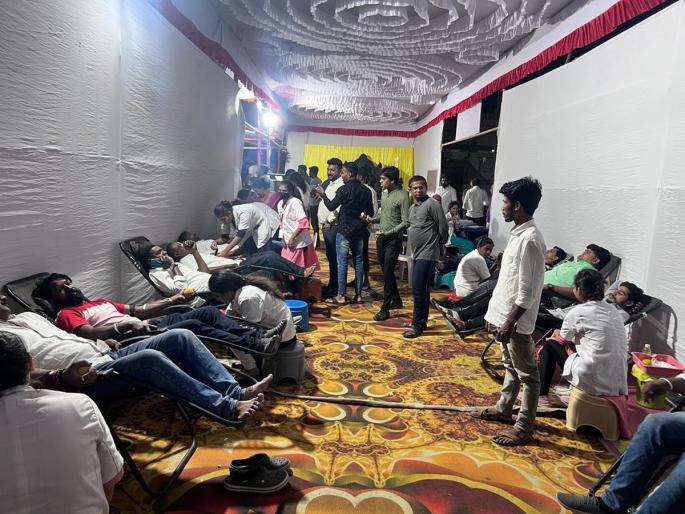 912 donors donated blood in a single day in Sangamnera | संगमनेरात एकाच दिवसात ९१२ दात्यांनी केले रक्तदान 912 donors donated blood in a single day in Sangamnera | संगमनेरात एकाच दिवसात ९१२ दात्यांनी केले रक्तदान