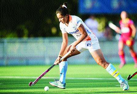 India won 2-0 in the series | भारतीयांची मालिकेत २-० अशी विजयी आघाडी India won 2-0 in the series | भारतीयांची मालिकेत २-० अशी विजयी आघाडी