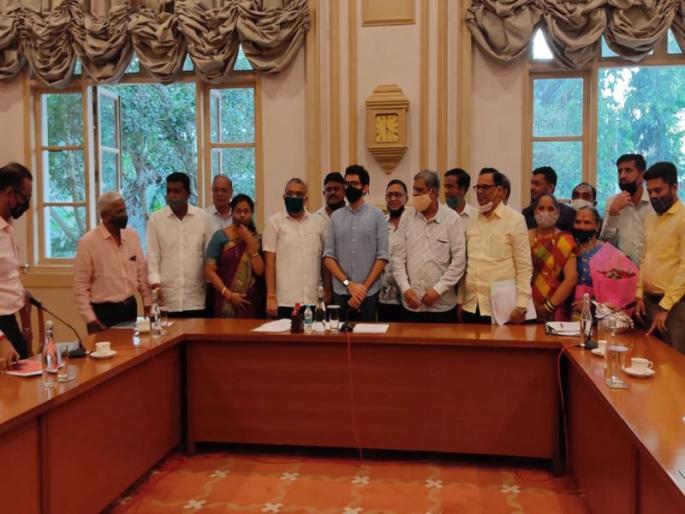 Minister Aditya Thackeray's initiative solved the problem of fish market | मंत्री आदित्य ठाकरे यांच्या पुढाकाराने सुटला मासळी मार्केटचा प्रश्न Minister Aditya Thackeray's initiative solved the problem of fish market | मंत्री आदित्य ठाकरे यांच्या पुढाकाराने सुटला मासळी मार्केटचा प्रश्न