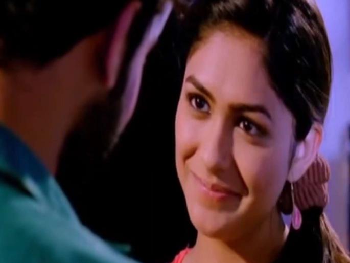 mrunal thakur was seen with adinath kothare in her first marathi movie hello nandan | धुळ्याची लेक मृणाल ठाकूरचा पहिलाच मराठी सिनेमा, 'या' अभिनेत्यासोबत केलेला रोमान्स mrunal thakur was seen with adinath kothare in her first marathi movie hello nandan | धुळ्याची लेक मृणाल ठाकूरचा पहिलाच मराठी सिनेमा, 'या' अभिनेत्यासोबत केलेला रोमान्स