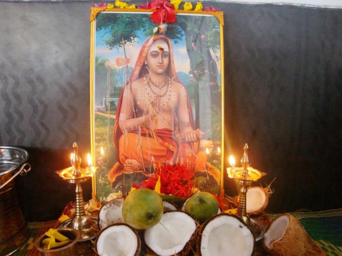 adi shankaracharya jayanti 2021 know about adi shankaracharya who was supreme guru of hindu religion | Adi Shankaracharya Jayanti 2021: आद्य शंकराचार्य: धार्मिक तटबंदी उभारण्याचे ऐतिहासिक कार्य करणारे अद्वितीय कर्मयोगी adi shankaracharya jayanti 2021 know about adi shankaracharya who was supreme guru of hindu religion | Adi Shankaracharya Jayanti 2021: आद्य शंकराचार्य: धार्मिक तटबंदी उभारण्याचे ऐतिहासिक कार्य करणारे अद्वितीय कर्मयोगी
