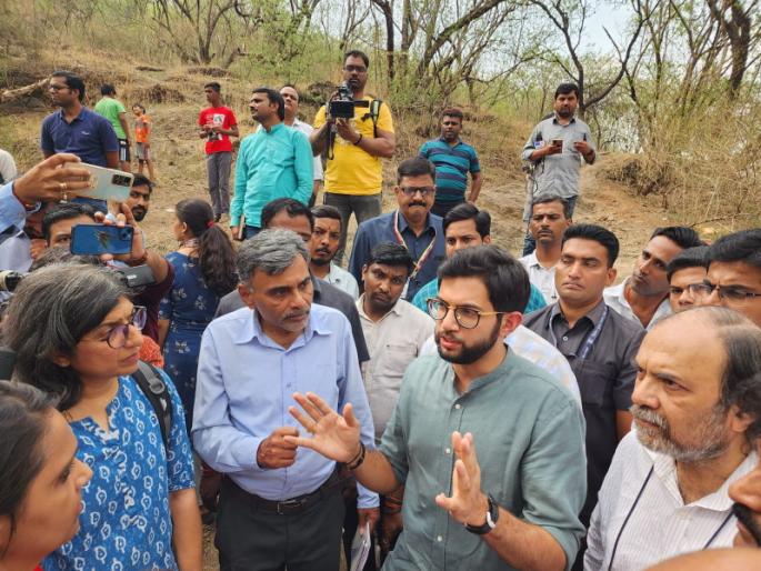 As the number of vehicles will decrease, Pune Metro, then why make a separate road? Aditya Thackeray's question | वाहने कमी होतील म्हणून पुणे मेट्रो, मग वेगळा रस्ता कशासाठी करायचा? आदित्य ठाकरेंचा सवाल