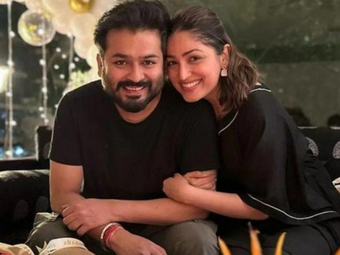aditya dhar and yami gautam know about how their love story actually started | अशी सुरु झालेली आदित्य धर-यामी गौतमची लव्हस्टोरी, 'त्या' एका गोष्टीवर अभिनेत्रीचं भाळलं मन