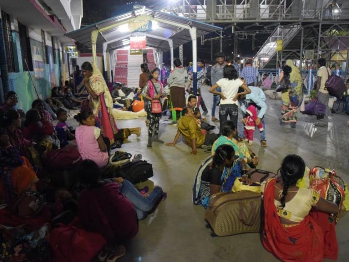 Gadkari arranged 'special train' for tribals | आदिवासींसाठी गडकरींनी चालविली ‘स्पेशल ट्रेन’